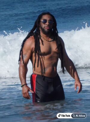 Outdoor Showcase Black Dreads Ebony Male