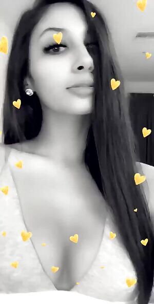 Drop them tiddies out of the Calvins!