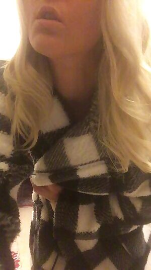 A little un getting ready for the day. 😉