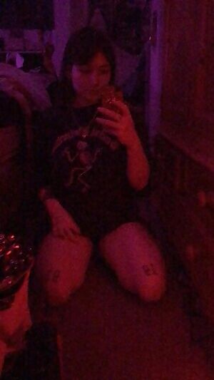 come lay your head on my lap 😇