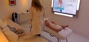 Katy Perry flashes her ass on livestream