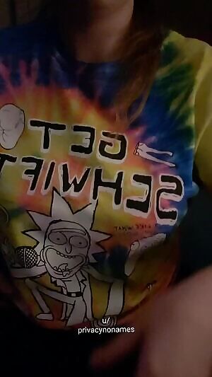 My avorite shirt with my tits popping out of the bottom 😍