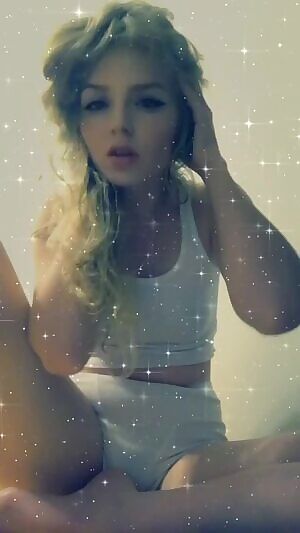 giggly waifu for the new year, sound is on, 💕