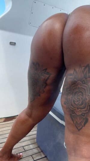 Women Of Color Ass Ebony Oil
