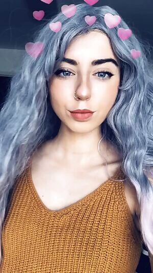 Calling all sissies, losers, paysluts, and beta men: Worship your teenage Goddess today // 🔪 //