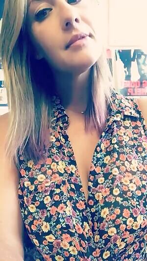 Blonde mom massive titty shake #5