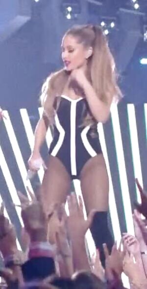 Ariana makes me want to eat my load