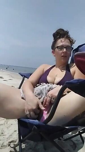 holdthemoan - Getting wet at the public beach