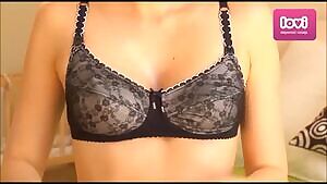 Breast pump demonstration by Polish mom