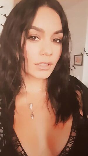 Vanessa Hudgens gets a money shot