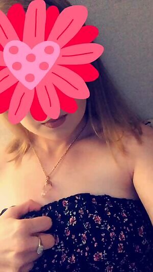 In honor of the year’s end, here’s a summer throwback of my lashing my sunburnt boob with an unknowing friend in the same room 🔥🤫