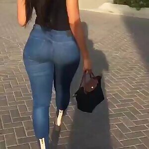 Blue Jeans Make The Booty Pop.