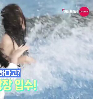 AOA - Hyejeong Side Boob