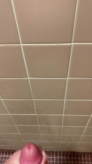 What do u think of my first cumshot vid?🙈