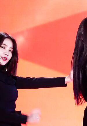 Red Velvet - Yeri Looking Busty