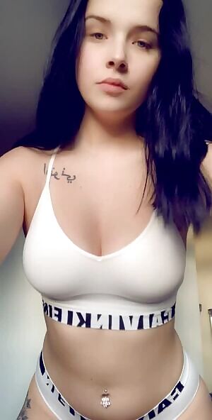 Just woke up and decided I want to show you my boobs😊 so here ya go, enjoy❤️