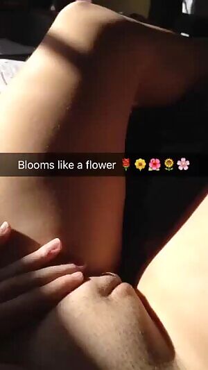 Blooms like a flower - Snapchat @Ameliamow2
