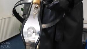 Female Chastity BDSM Submissive