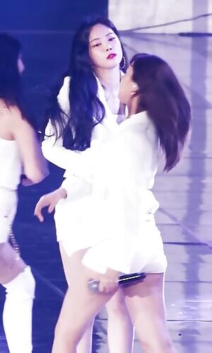 Apink - Naeun to Hayoung: Do you love me?