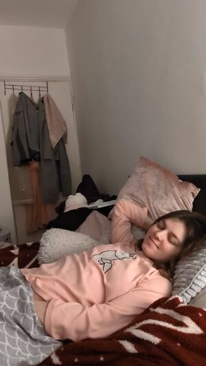 British Babes Amateur Brunette Jilling Masturbating