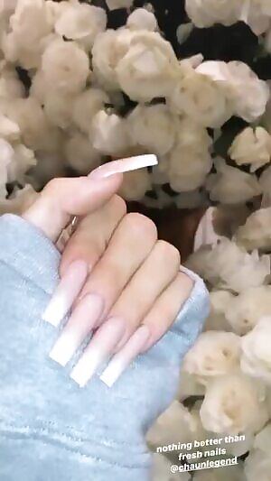 Lethal weapons on her fingers