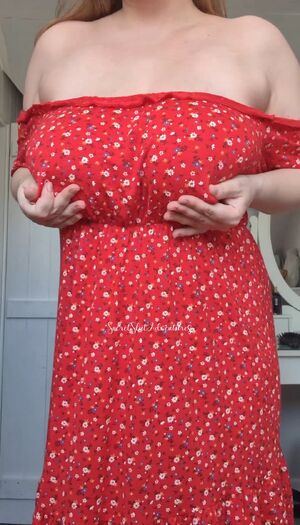 Milfy Melons Amateur Big Tits