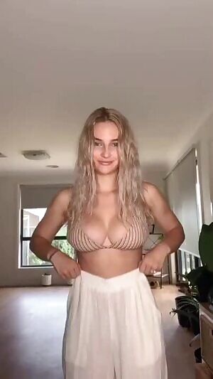 Love this kind of girl.