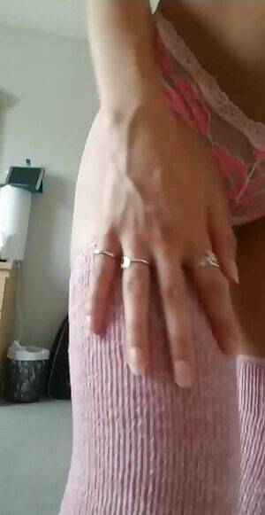 Playing with my buttplug on my snap :p