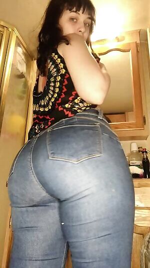 Anybody for this thick booty