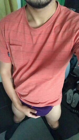 here's your morning dose of beard and boner 😋