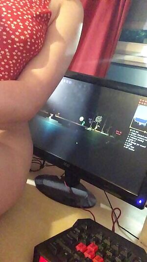 Can’t play terraria when you’re as horny as this