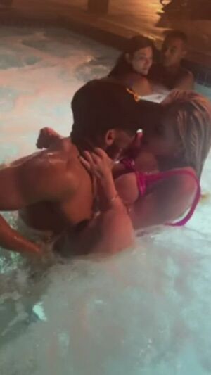 [/r/HornyGirlsHub] Gets fucked at a pool party