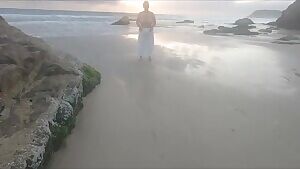 It's New Years eve here in Australia xx so I thought I would post before I go out to get lots of New year's kisses 💋 xx 55yo  🇦🇺