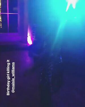 No better way to celebrate Maisie Williams' birthday than jerking to her