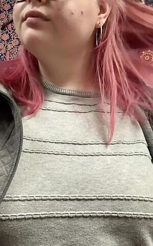 Who wants daily posts rom my office🙋🏼‍♀️