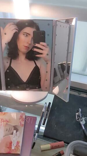 how's my makeup?😅🍆