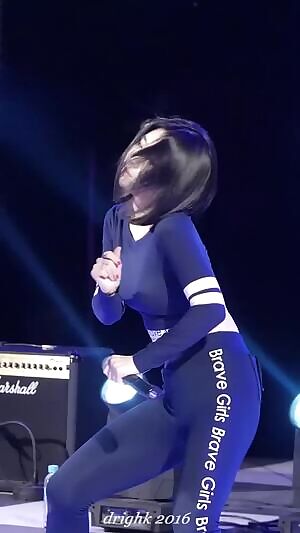 Brave Girls - Yuna Being Flawless