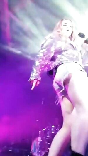 JoJo with a great performance