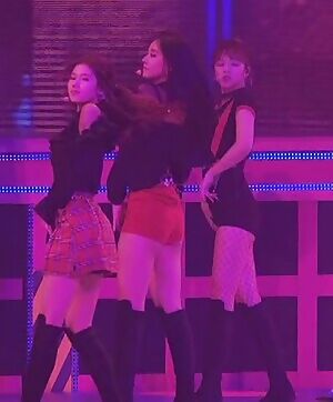 TWICE - Sana, Tzuyu & Jeongyeon