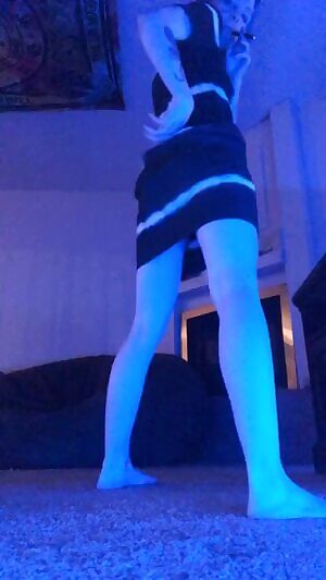 Dresses are comfiest when you’re naked underneath 🍑