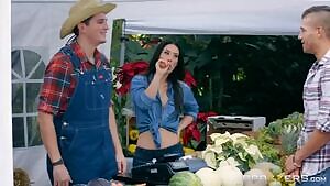 The Farmers Wife - Eva Lovia