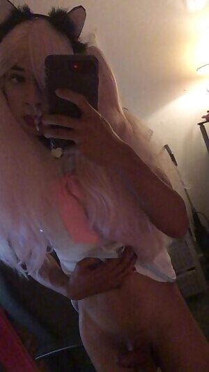 🌭 I like my dogs with extra mayonnaise 👀