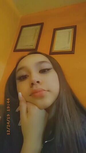 Spreading my legs 🤭