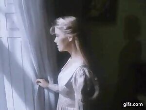 Nicole Eggert & Lana Clarkson - The Haunting of Morella