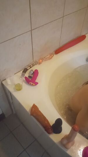 Facing Camera 69 Dildo MILF POV