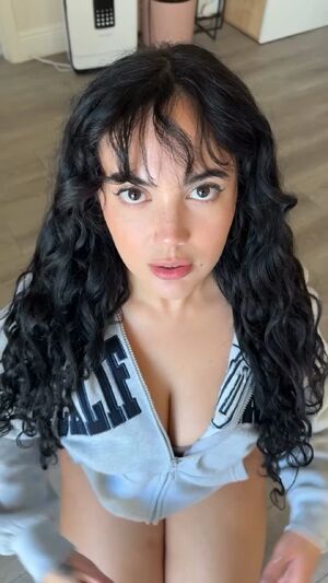 Titty Flexing 19honeysuckle 24/7 Big Tits