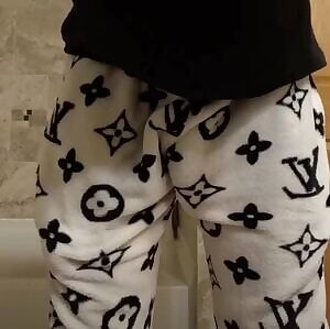 Why I can’t wear sweatpants in public