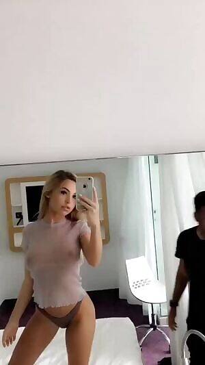 Unknown - Who is this girl?