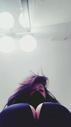 under titty drop