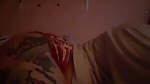 Booty shaking makes my phone fall 😅